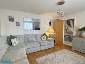 Sitting room- click for photo gallery